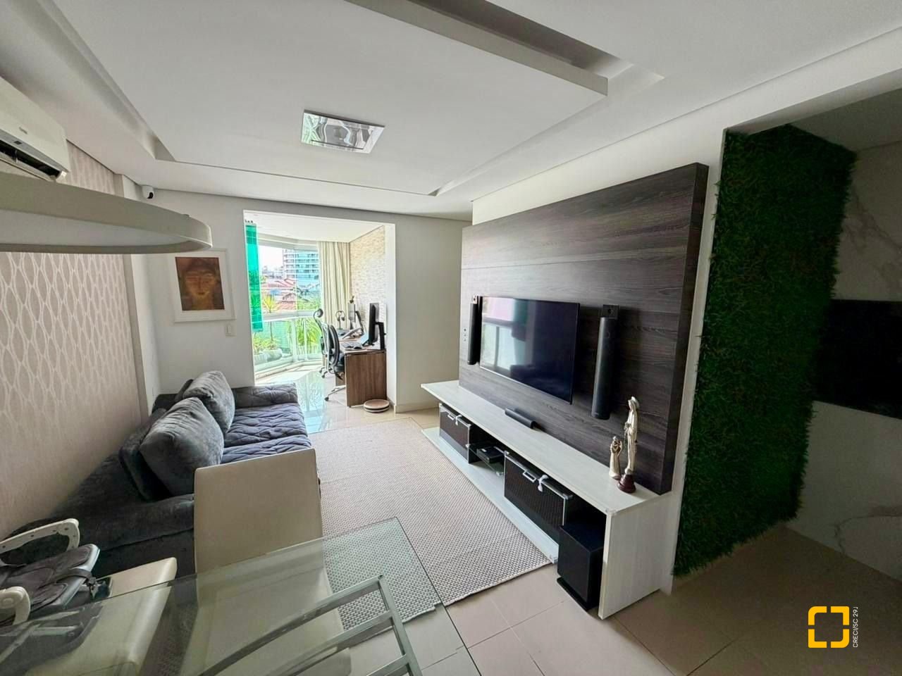 Apartamento com 67m², 3 quartos (sendo 1 suíte), 1 garagem, no bairro Abraão em Florianópolis