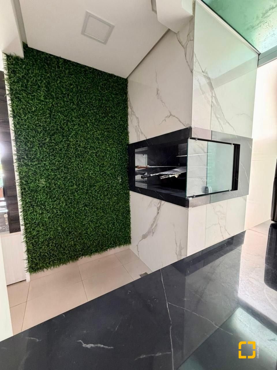 Apartamento com 67m², 3 quartos (sendo 1 suíte), 1 garagem, no bairro Abraão em Florianópolis