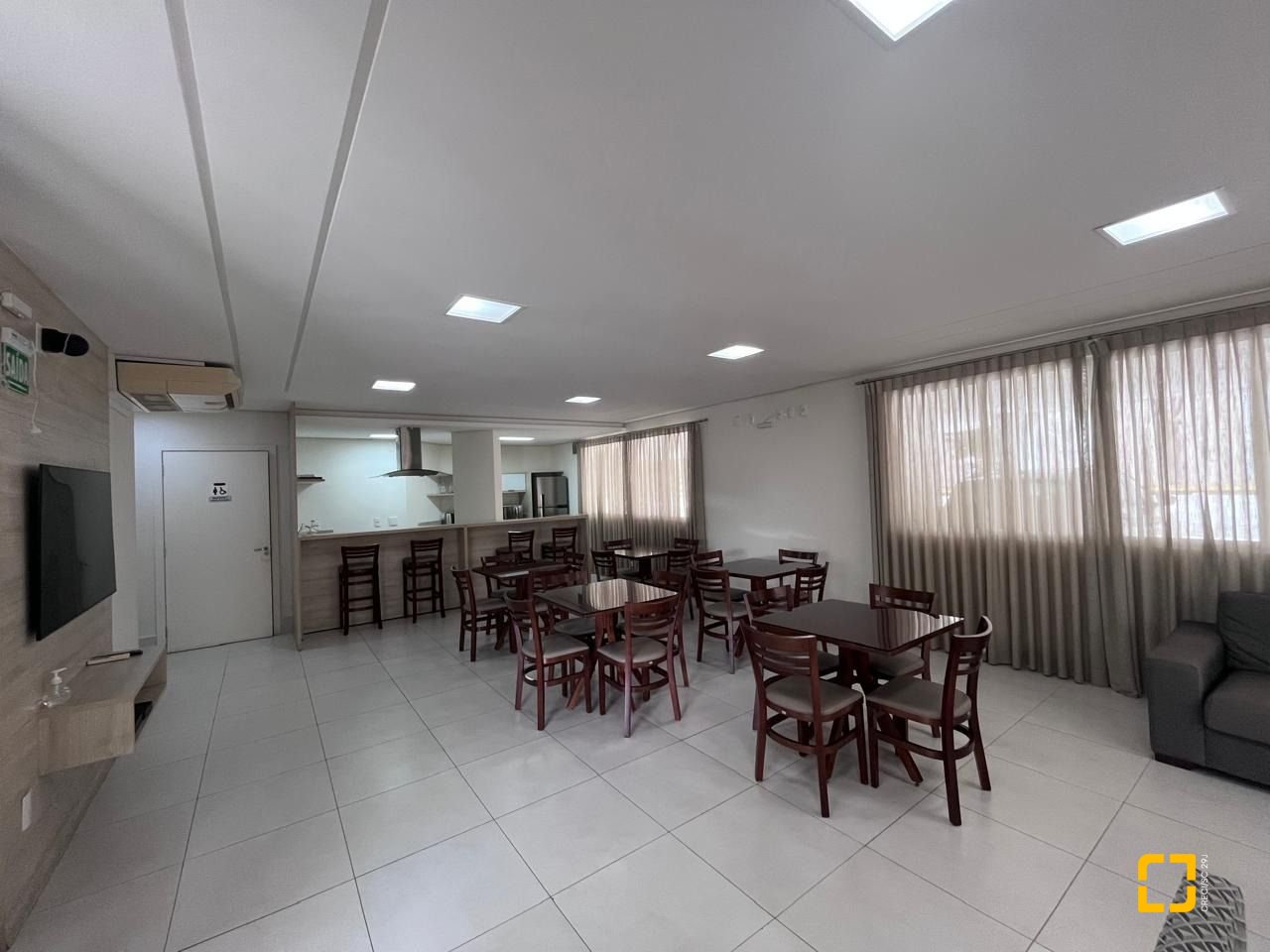 Apartamento com 67m², 3 quartos (sendo 1 suíte), 1 garagem, no bairro Abraão em Florianópolis