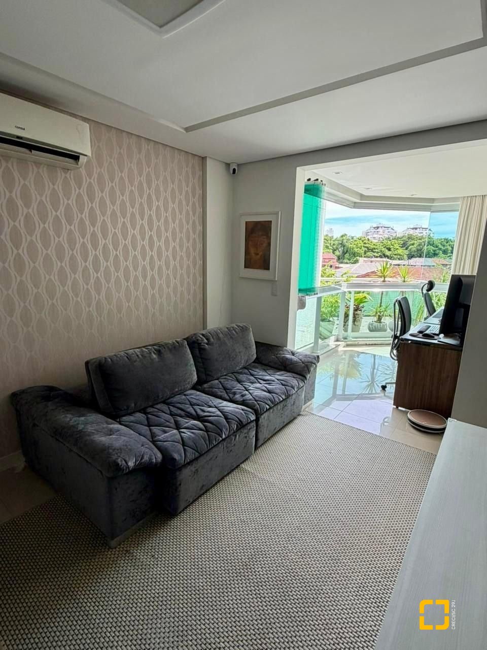 Apartamento com 67m², 3 quartos (sendo 1 suíte), 1 garagem, no bairro Abraão em Florianópolis