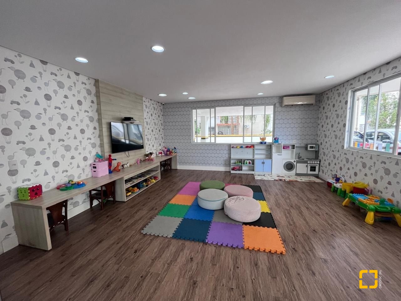 Apartamento com 67m², 3 quartos (sendo 1 suíte), 1 garagem, no bairro Abraão em Florianópolis