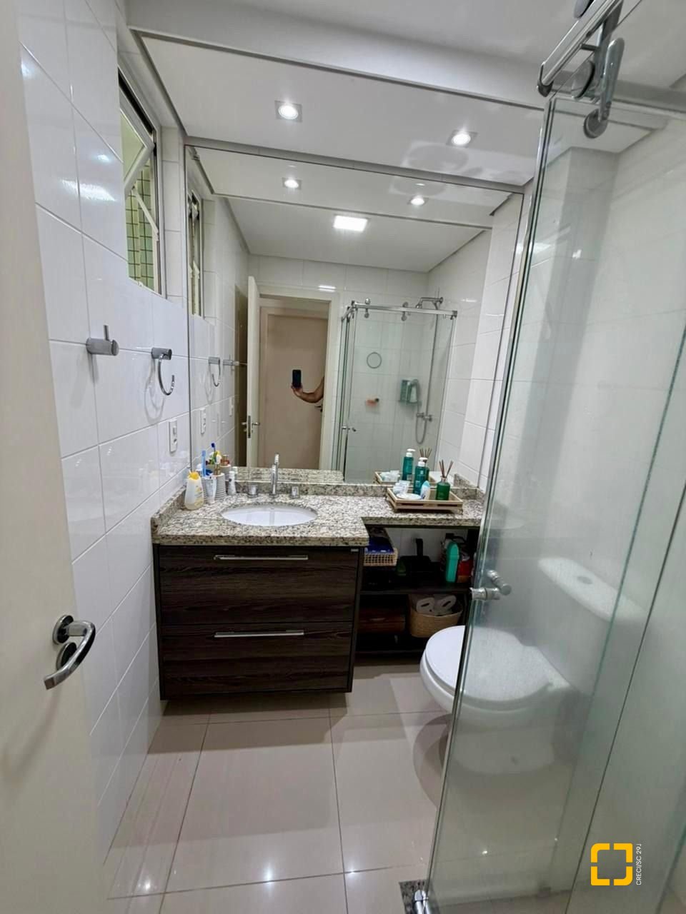 Apartamento com 67m², 3 quartos (sendo 1 suíte), 1 garagem, no bairro Abraão em Florianópolis