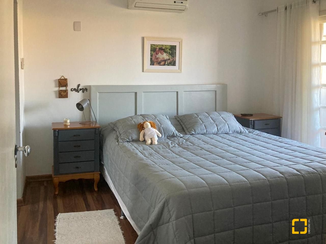 Casa com 239m², 6 quartos (sendo 1 suíte), 2 garagens, no bairro Carianos em Florianópolis