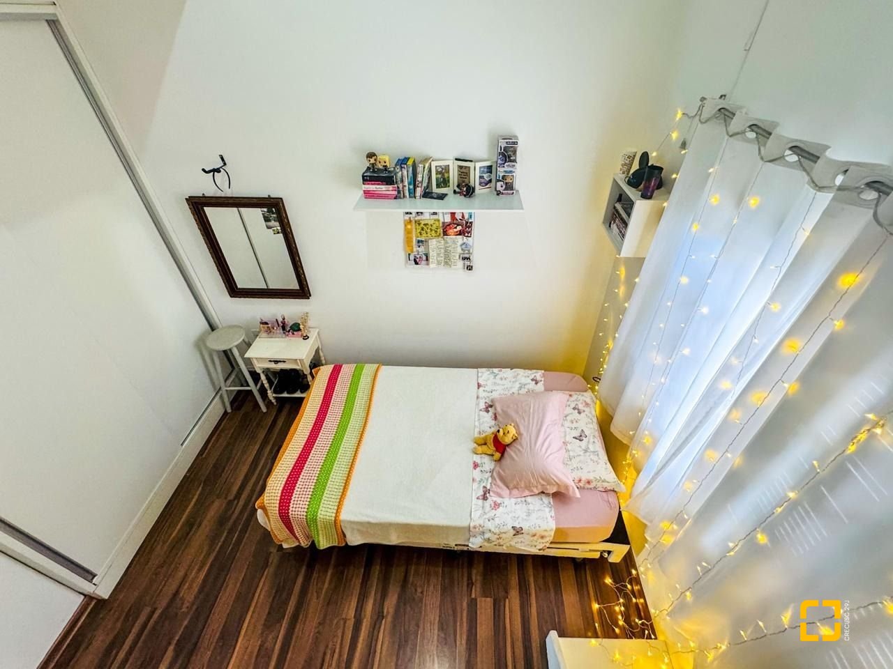 Casa com 239m², 6 quartos (sendo 1 suíte), 2 garagens, no bairro Carianos em Florianópolis