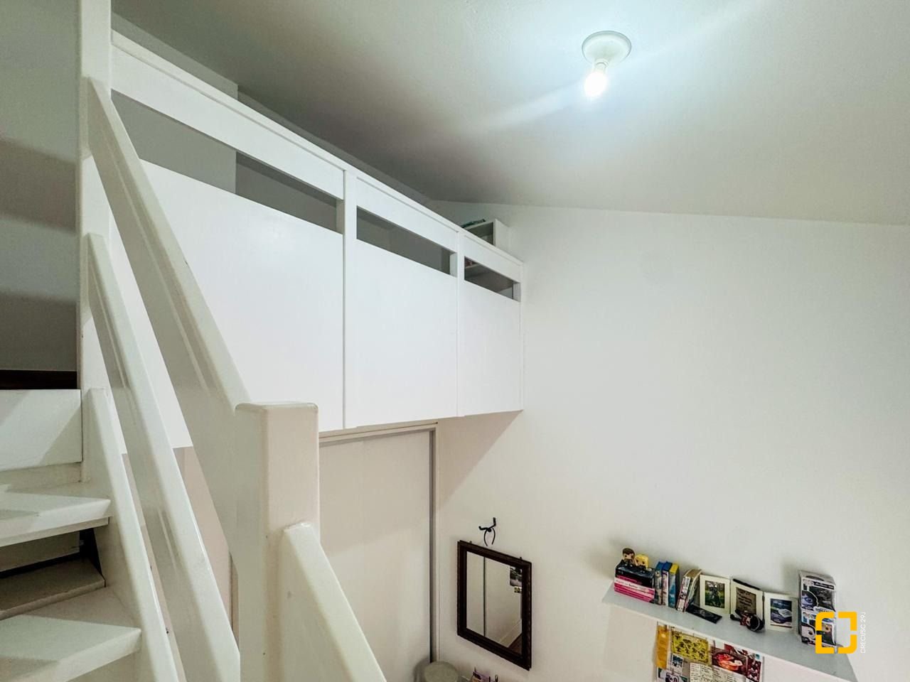 Casa com 239m², 6 quartos (sendo 1 suíte), 2 garagens, no bairro Carianos em Florianópolis