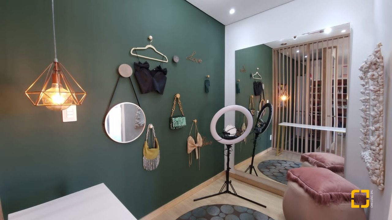 Casa de Condomínio com 138m², 3 quartos (sendo 3 suítes), 2 garagens, no bairro Cachoeira do Bom Jesus em Florianópolis