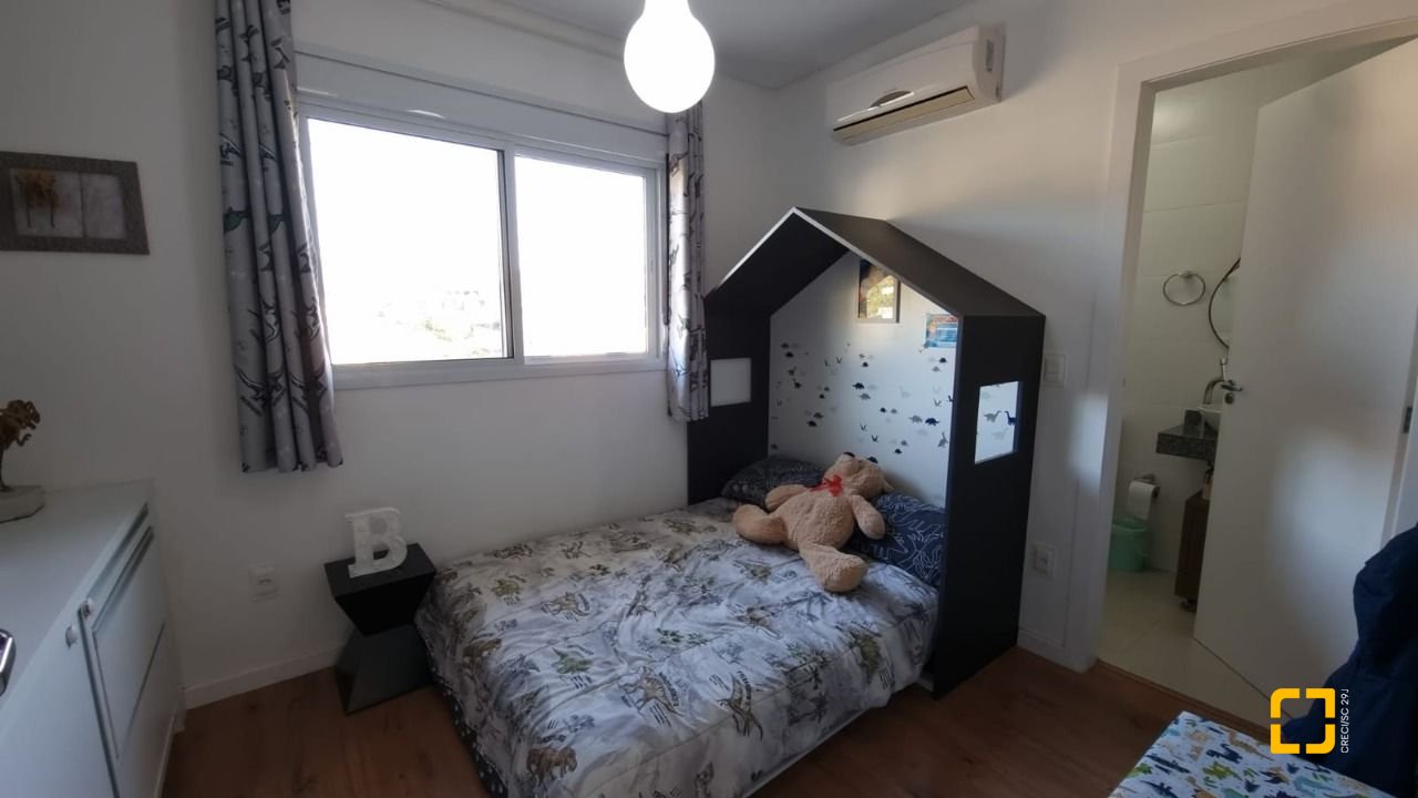 Casa de Condomínio com 138m², 3 quartos (sendo 3 suítes), 2 garagens, no bairro Cachoeira do Bom Jesus em Florianópolis