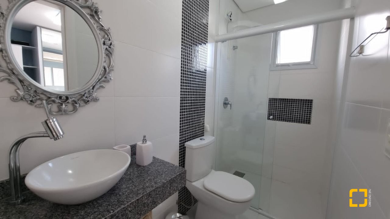 Casa de Condomínio com 138m², 3 quartos (sendo 3 suítes), 2 garagens, no bairro Cachoeira do Bom Jesus em Florianópolis