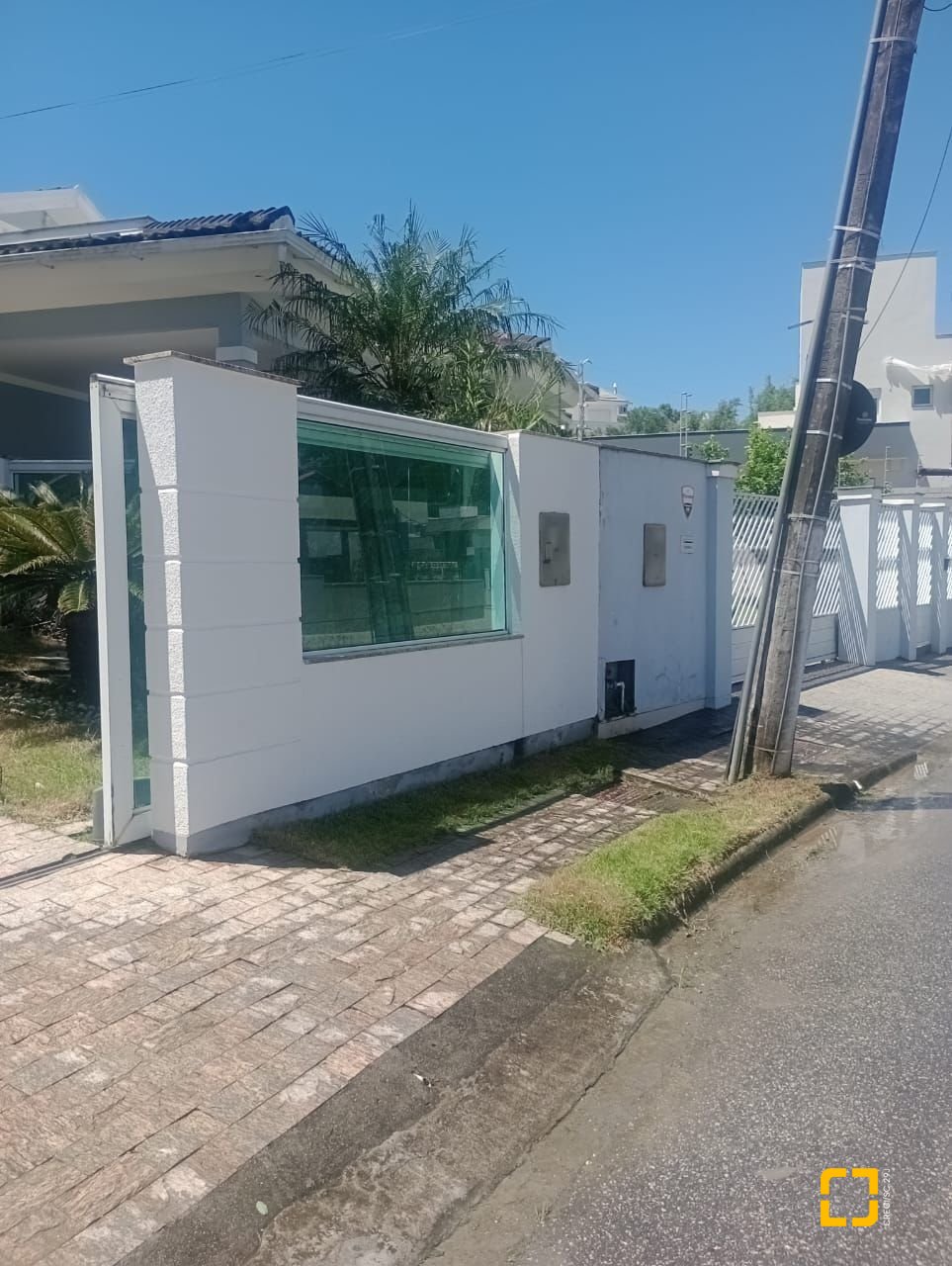 Casa com 239m², 4 quartos (sendo 1 suíte), 2 garagens, no bairro Pedra Branca em Palhoça