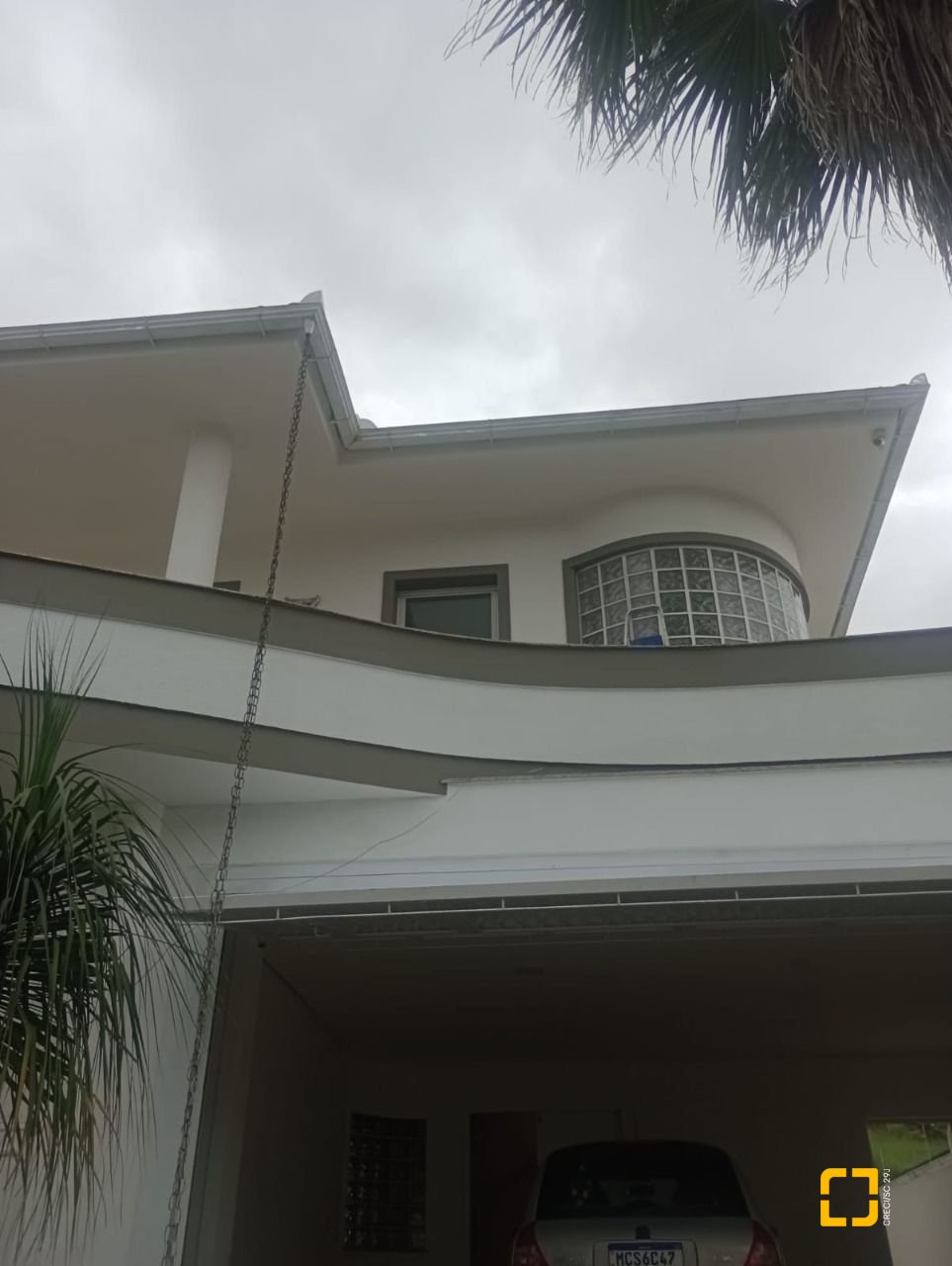 Casa com 239m², 4 quartos (sendo 1 suíte), 2 garagens, no bairro Pedra Branca em Palhoça