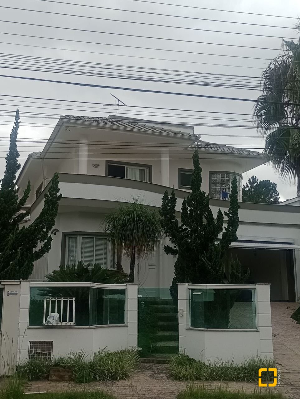 Casa com 239m², 4 quartos (sendo 1 suíte), 2 garagens, no bairro Pedra Branca em Palhoça