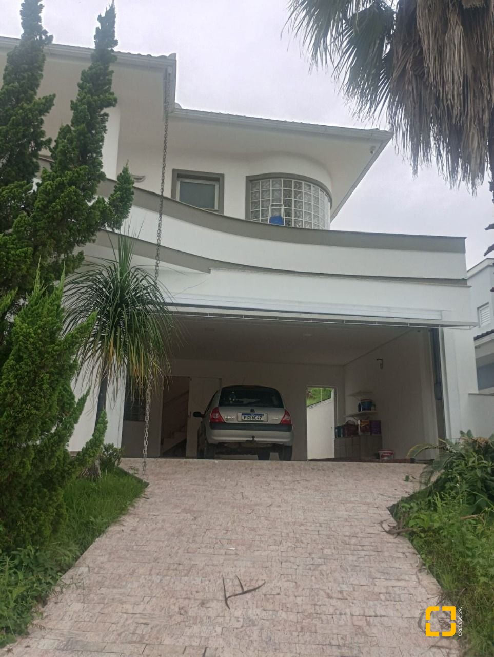 Casa com 239m², 4 quartos (sendo 1 suíte), 2 garagens, no bairro Pedra Branca em Palhoça
