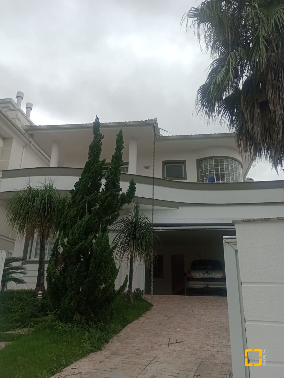 Casa com 239m², 3 quartos (sendo 1 suíte), 2 garagens, no bairro Pedra Branca em Palhoça