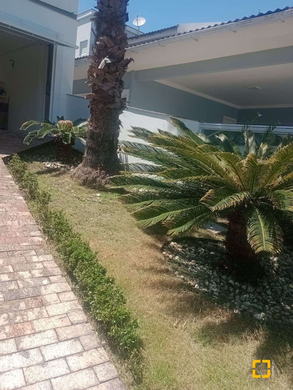 Casa com 239m², 3 quartos (sendo 1 suíte), 2 garagens, no bairro Pedra Branca em Palhoça