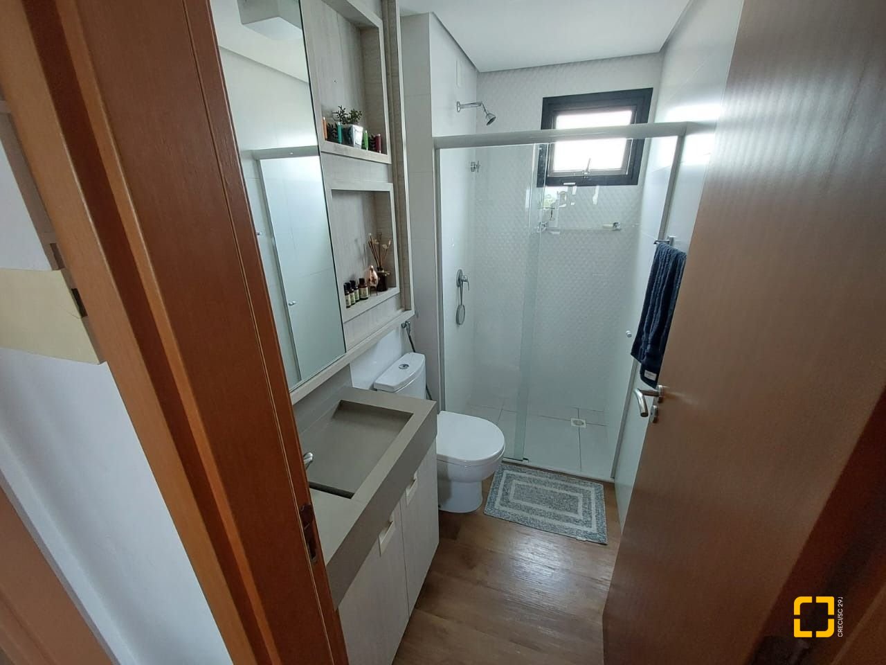 Apartamento com 64m², 3 quartos (sendo 1 suíte), 2 garagens, no bairro Agronômica em Florianópolis