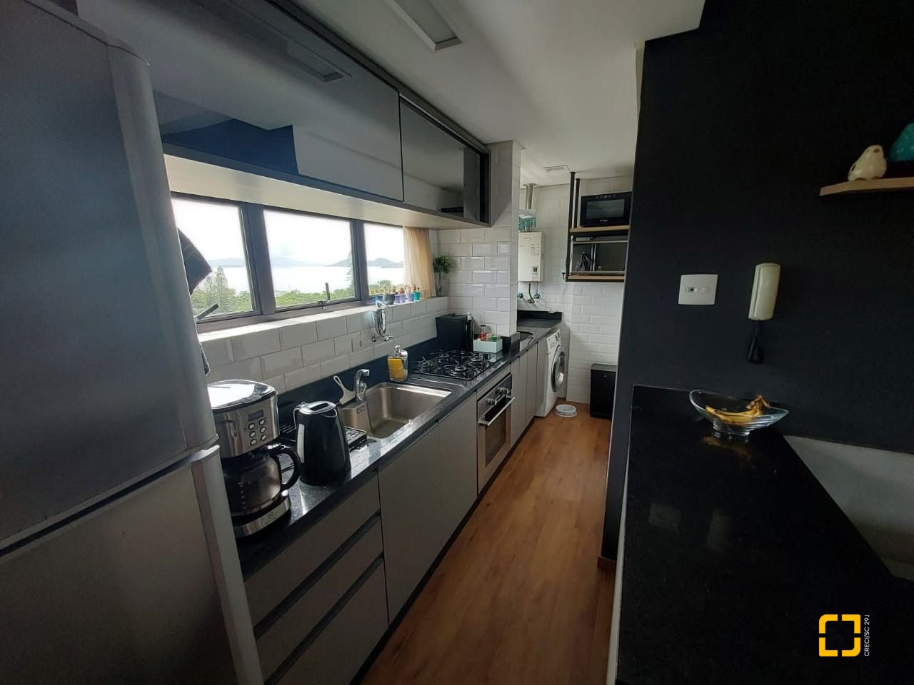Apartamento com 64m², 3 quartos (sendo 1 suíte), 2 garagens, no bairro Agronômica em Florianópolis