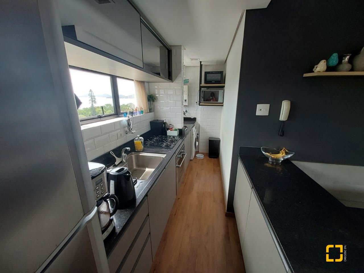 Apartamento com 64m², 3 quartos (sendo 1 suíte), 2 garagens, no bairro Agronômica em Florianópolis