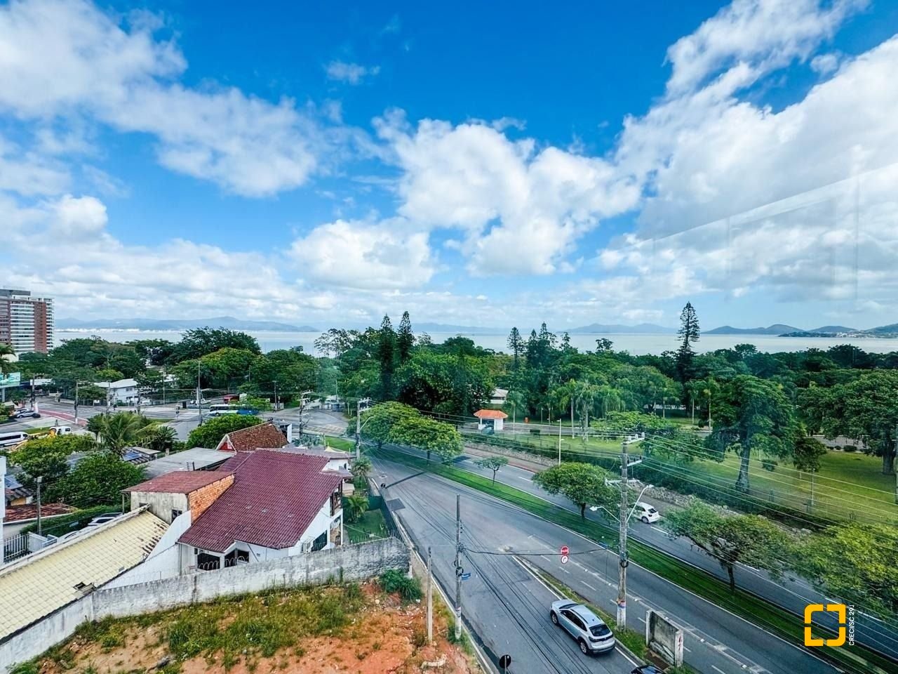 Apartamento com 64m², 3 quartos (sendo 1 suíte), 2 garagens, no bairro Agronômica em Florianópolis