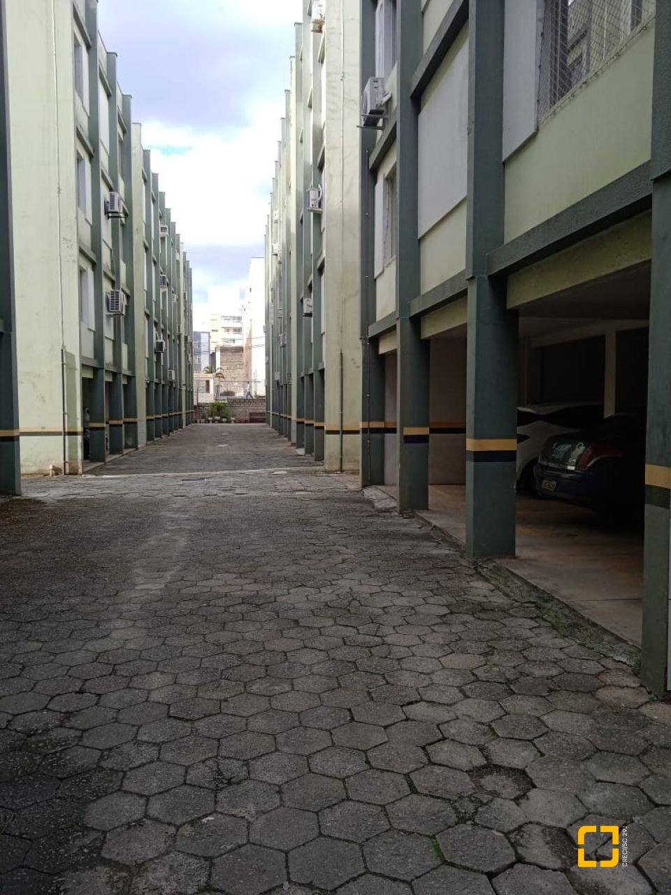 Apartamento com 78m², 4 quartos (sendo 1 suíte), 1 garagem, no bairro Estreito em Florianópolis