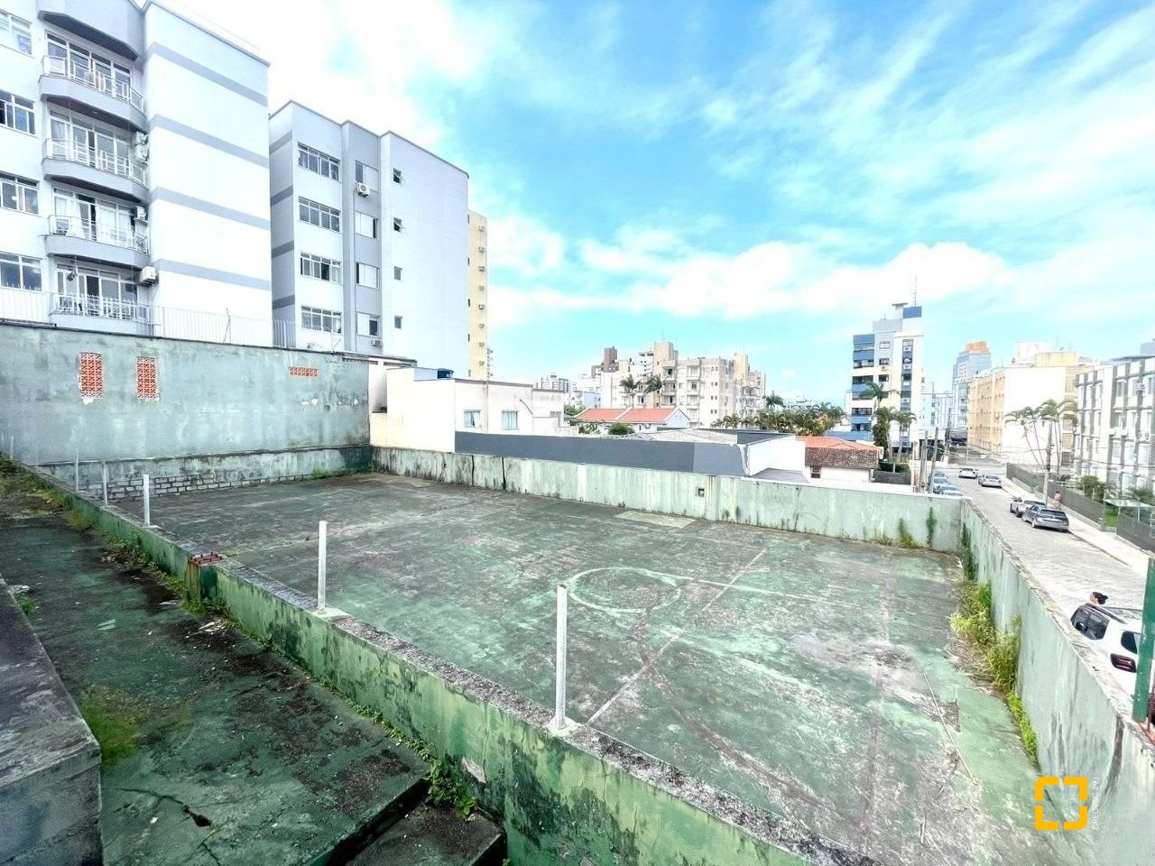 Apartamento com 78m², 4 quartos (sendo 1 suíte), 1 garagem, no bairro Estreito em Florianópolis