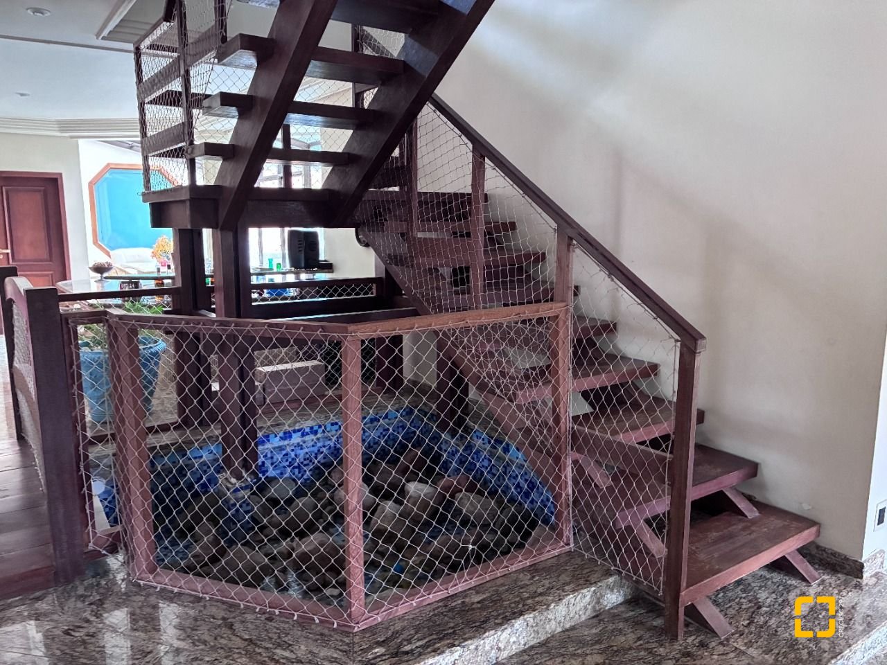 Casa com 640m², 5 quartos (sendo 5 suítes), 4 garagens, no bairro Itacorubi em Florianópolis