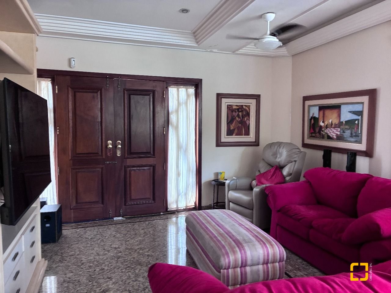 Casa com 640m², 5 quartos (sendo 5 suítes), 4 garagens, no bairro Itacorubi em Florianópolis