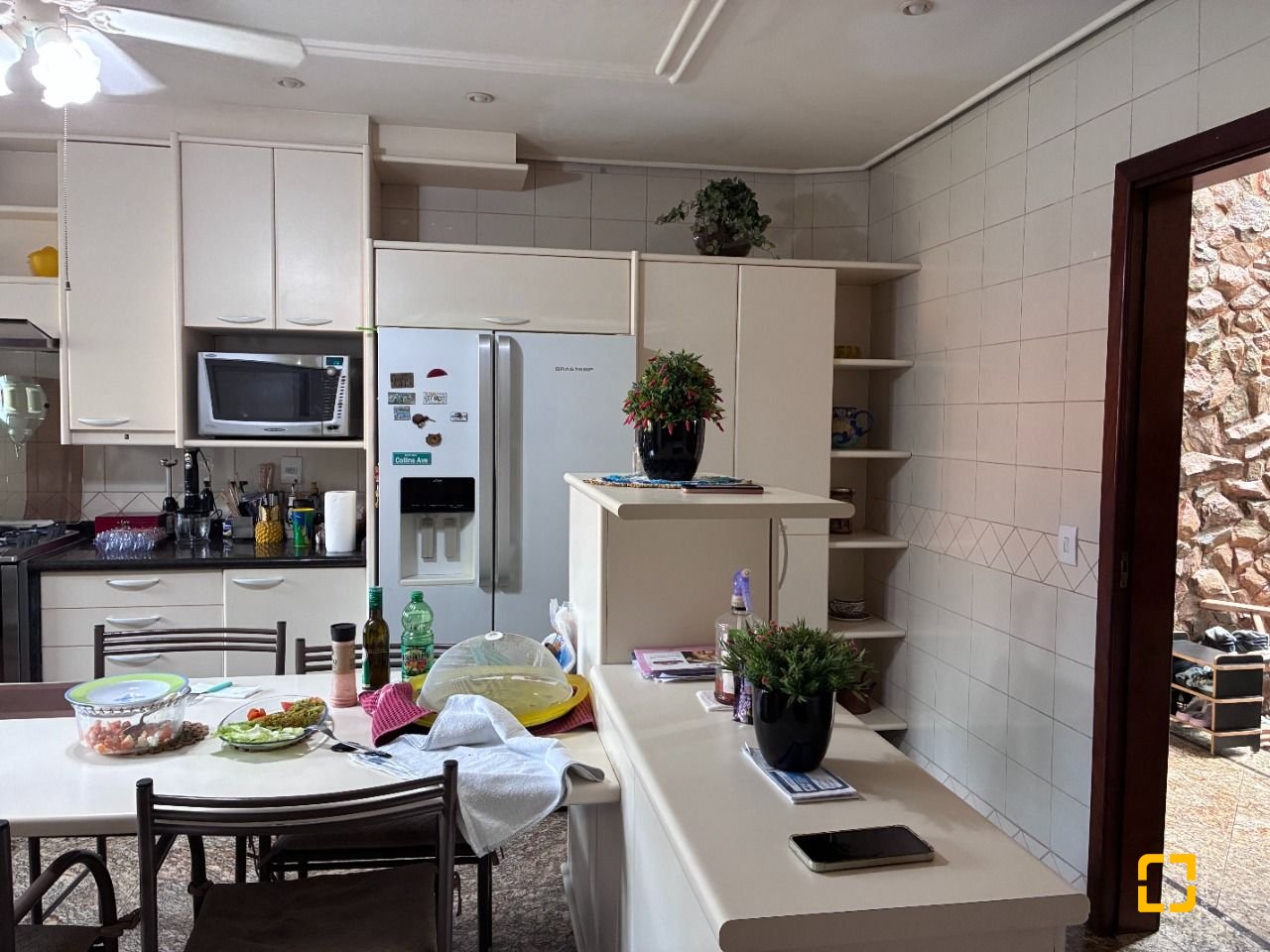 Casa com 640m², 5 quartos (sendo 5 suítes), 4 garagens, no bairro Itacorubi em Florianópolis