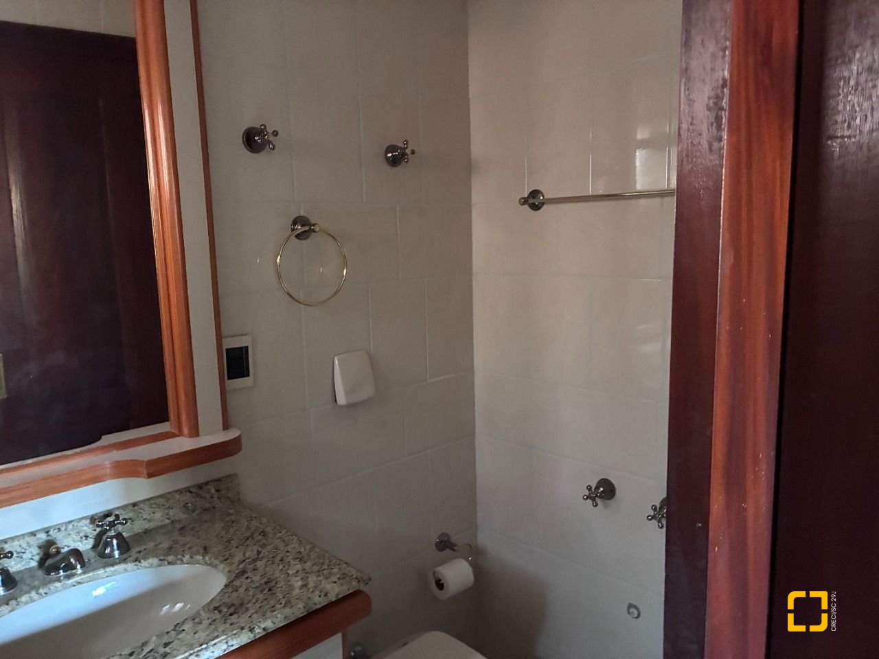 Casa com 640m², 5 quartos (sendo 5 suítes), 4 garagens, no bairro Itacorubi em Florianópolis
