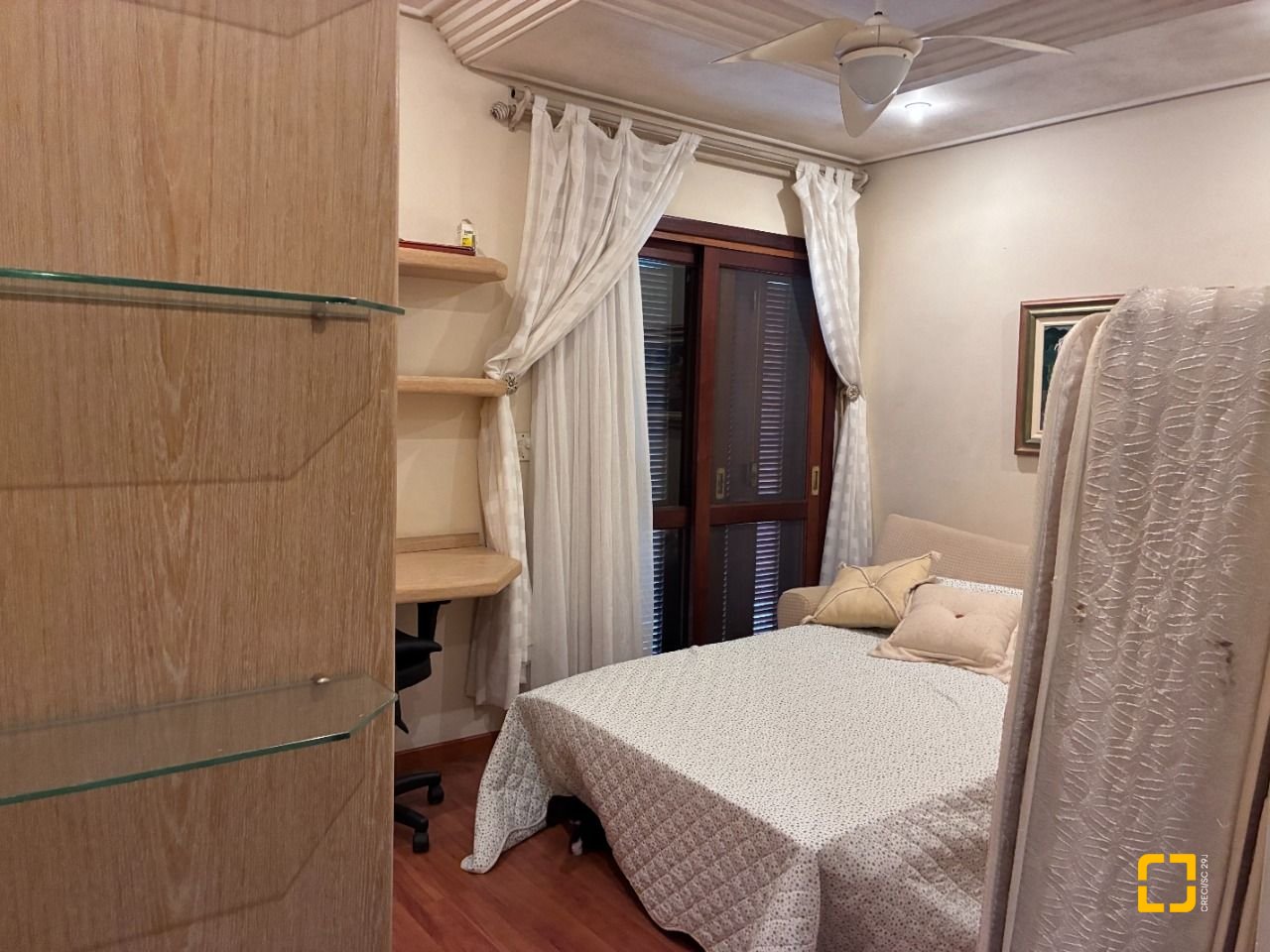 Casa com 640m², 5 quartos (sendo 5 suítes), 4 garagens, no bairro Itacorubi em Florianópolis