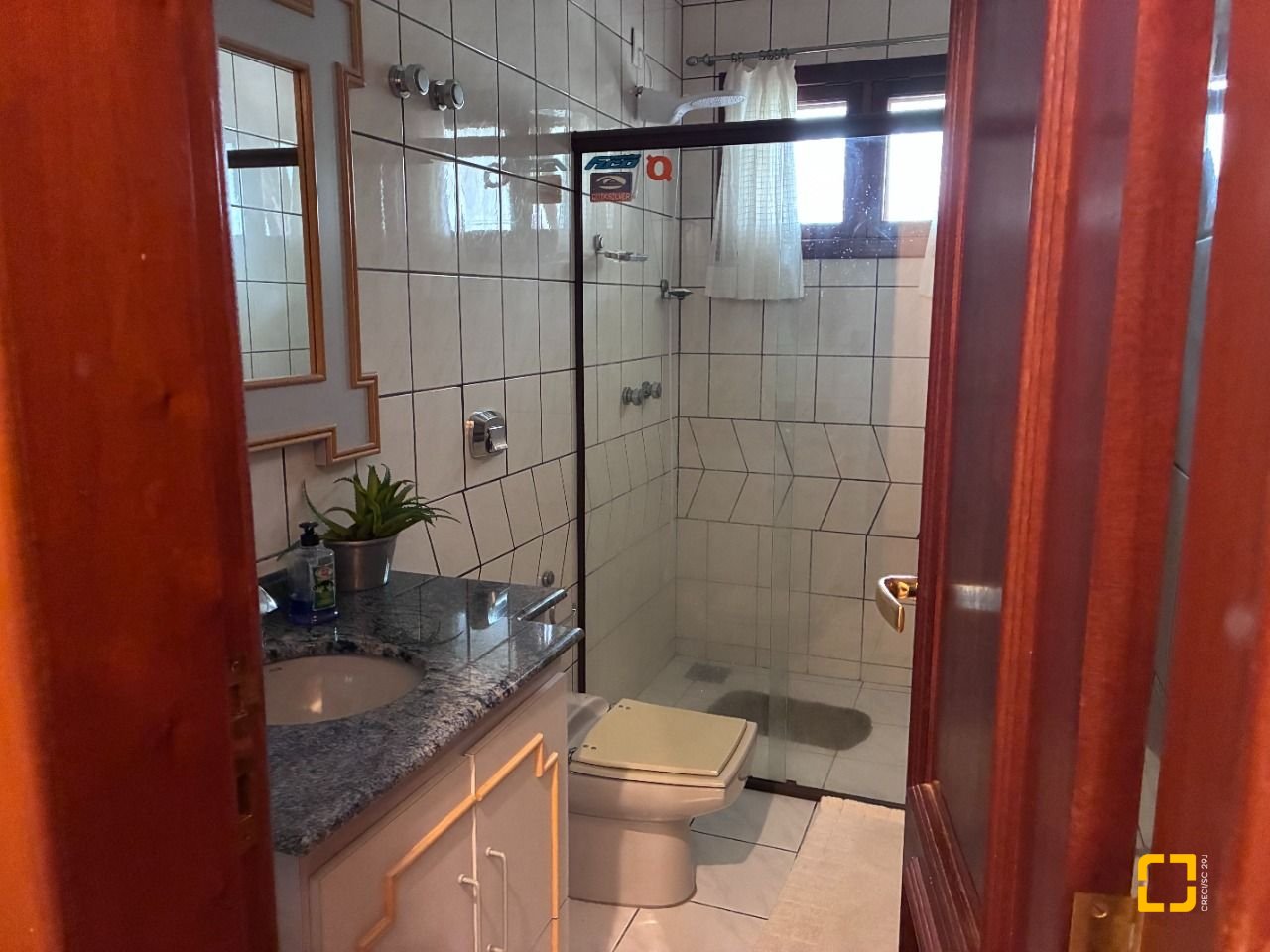 Casa com 640m², 5 quartos (sendo 5 suítes), 4 garagens, no bairro Itacorubi em Florianópolis