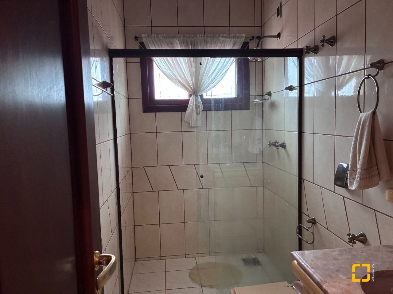 Casa com 640m², 5 quartos (sendo 5 suítes), 4 garagens, no bairro Itacorubi em Florianópolis