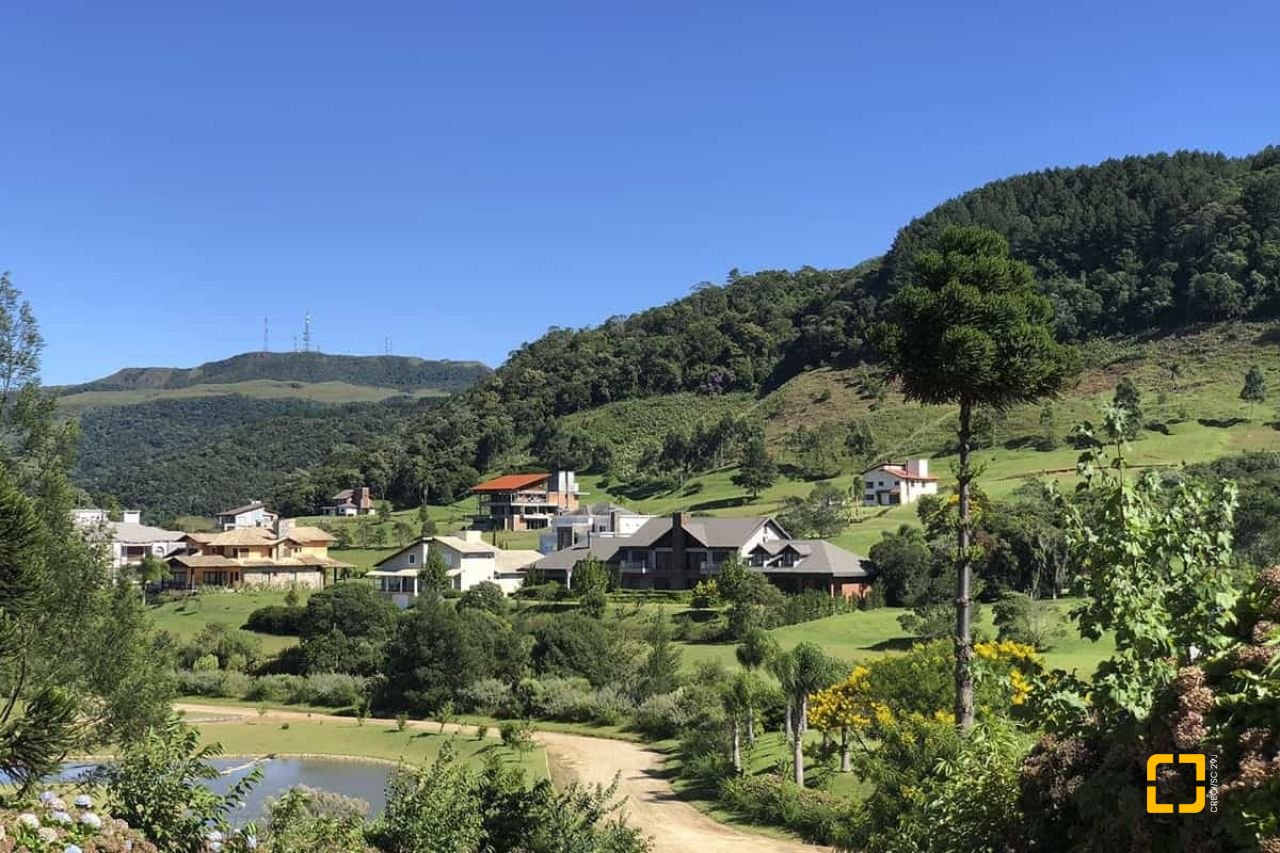 Terreno com 1011m², no bairro Invernadinha em Rancho Queimado