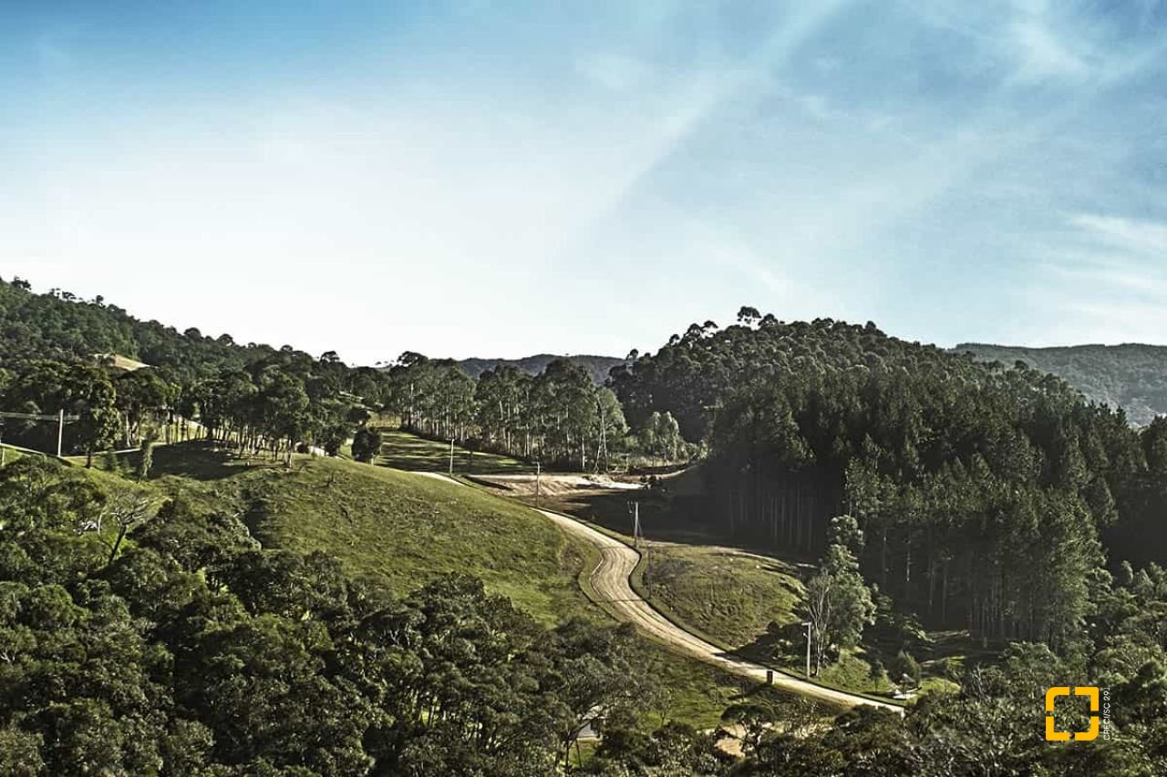 Terreno com 1011m², no bairro Invernadinha em Rancho Queimado