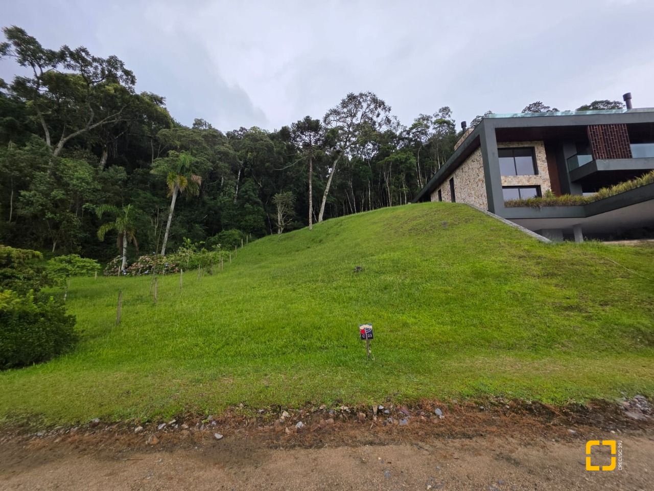 Terreno com 1011m², no bairro Invernadinha em Rancho Queimado