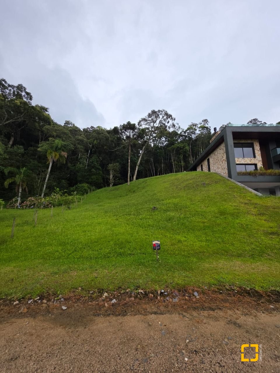 Terreno com 1011m², no bairro Invernadinha em Rancho Queimado