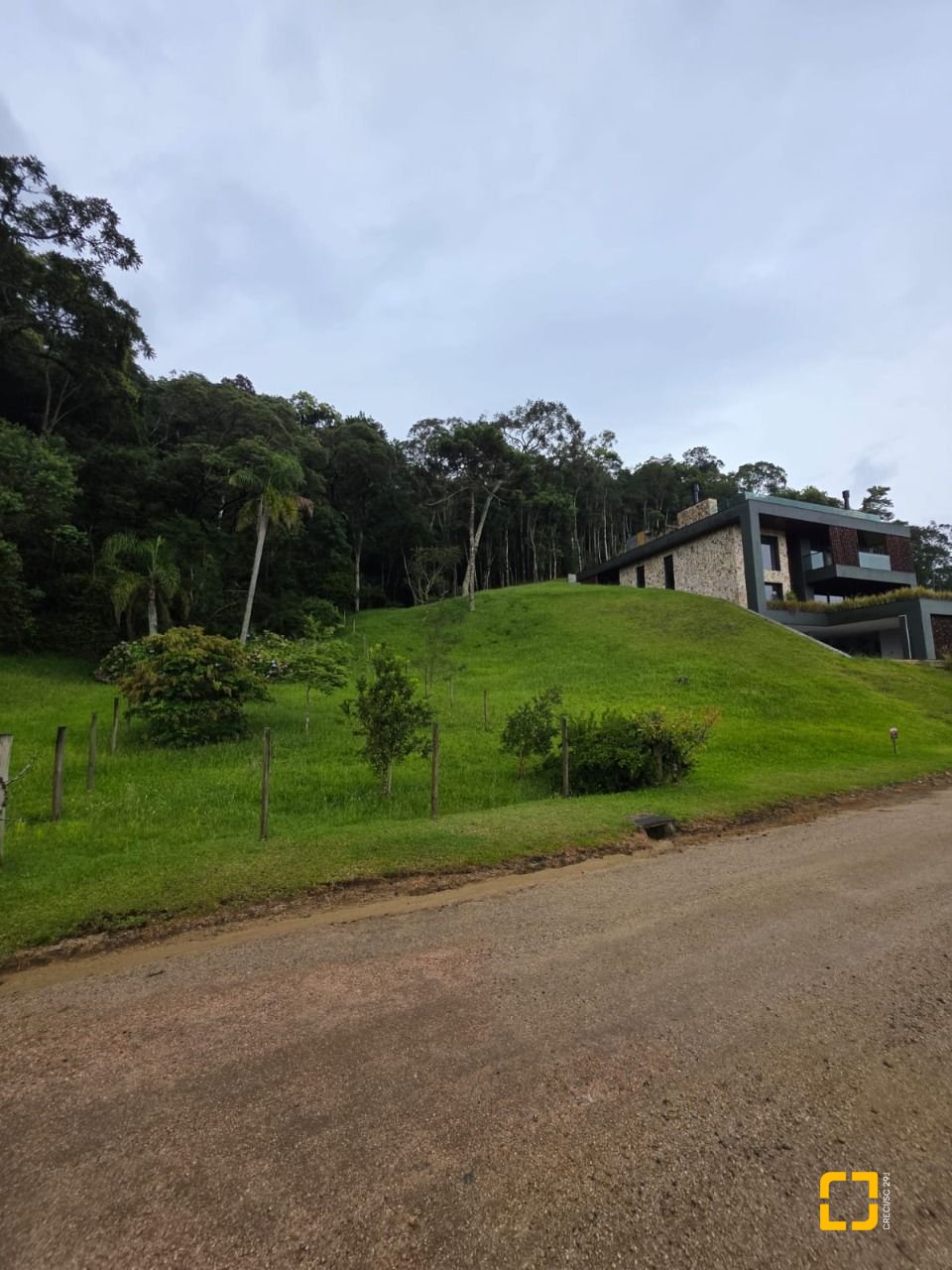 Terreno com 1011m², no bairro Invernadinha em Rancho Queimado