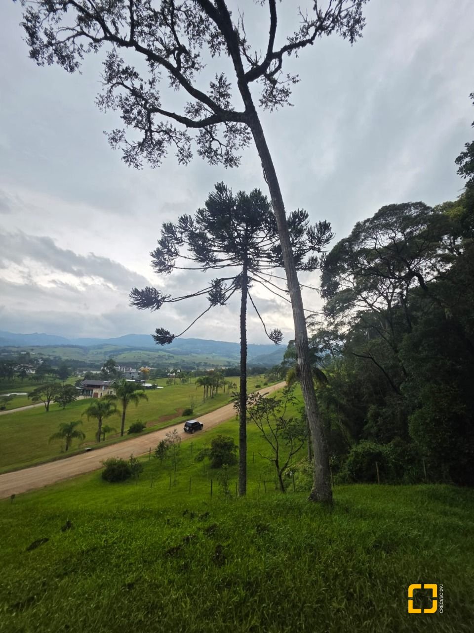 Terreno com 1011m², no bairro Invernadinha em Rancho Queimado