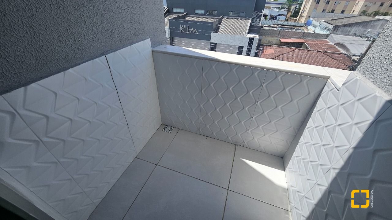 Apartamento com 69m², 2 quartos, 1 garagem, no bairro Kobrasol em São José