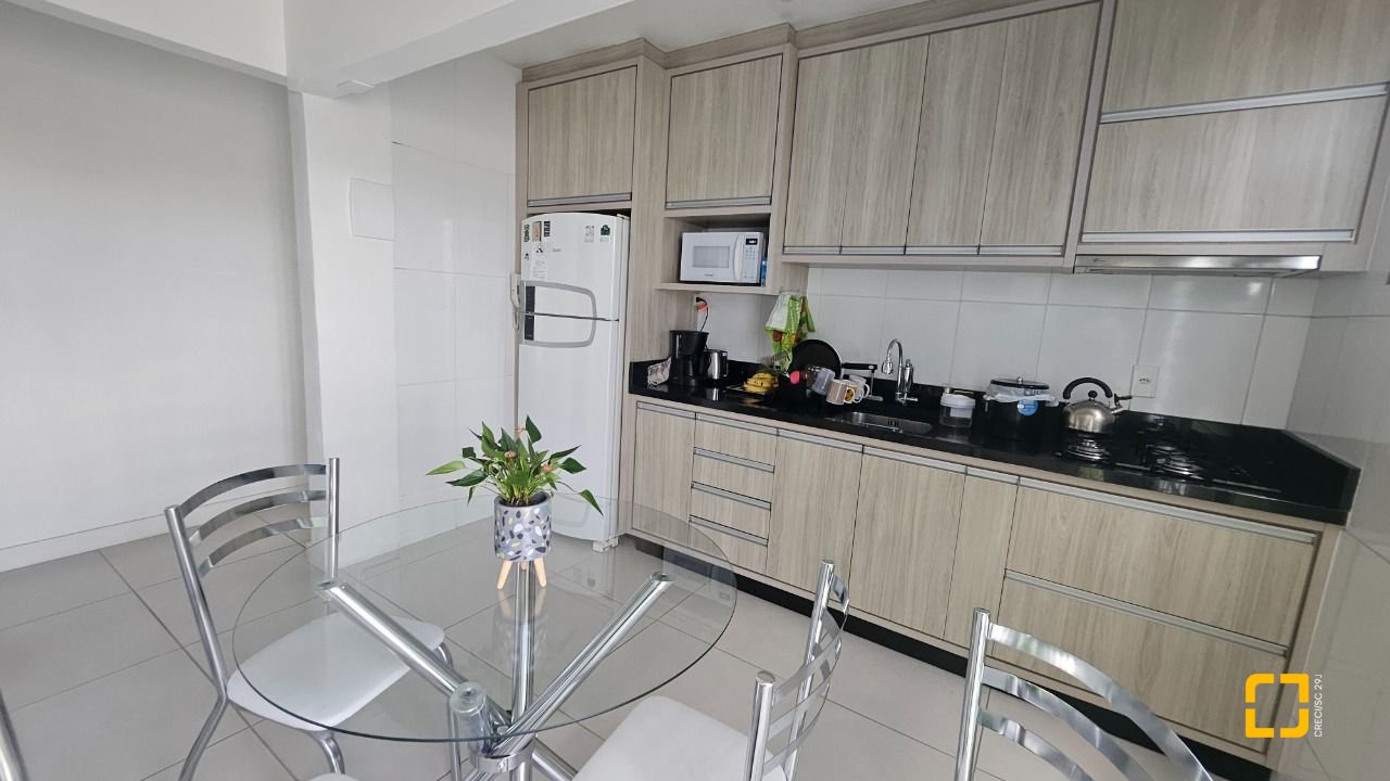 Apartamento com 69m², 2 quartos, 1 garagem, no bairro Kobrasol em São José
