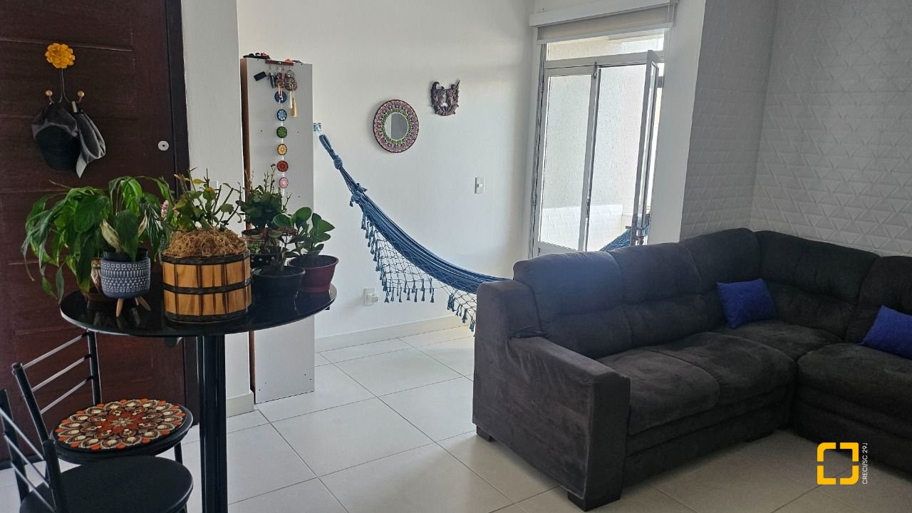 Apartamento com 69m², 2 quartos, 1 garagem, no bairro Kobrasol em São José