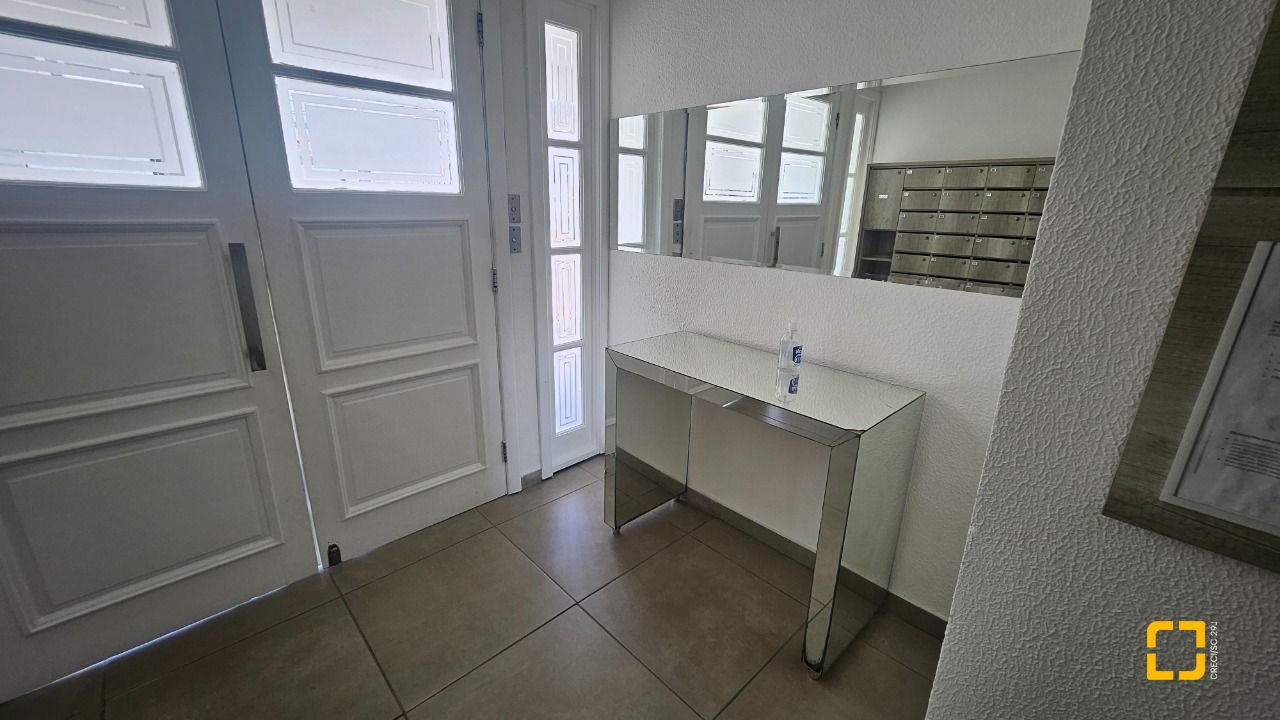 Apartamento com 69m², 2 quartos, 1 garagem, no bairro Kobrasol em São José