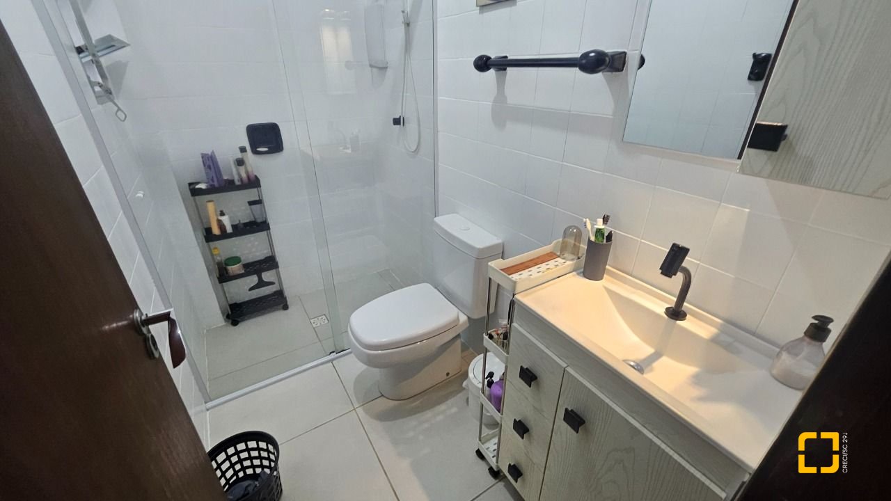 Apartamento com 69m², 2 quartos, 1 garagem, no bairro Kobrasol em São José