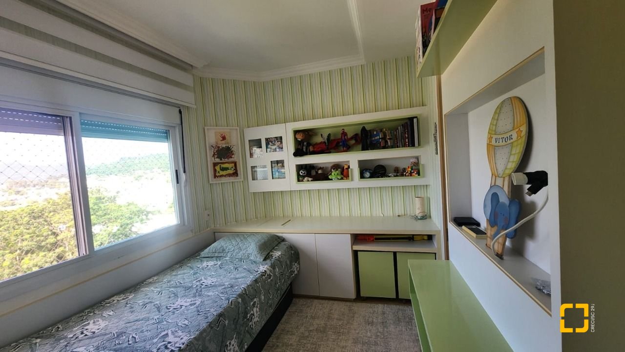 Casa com 409m², 4 quartos (sendo 4 suítes), 4 garagens, no bairro Carvoeira em Florianópolis