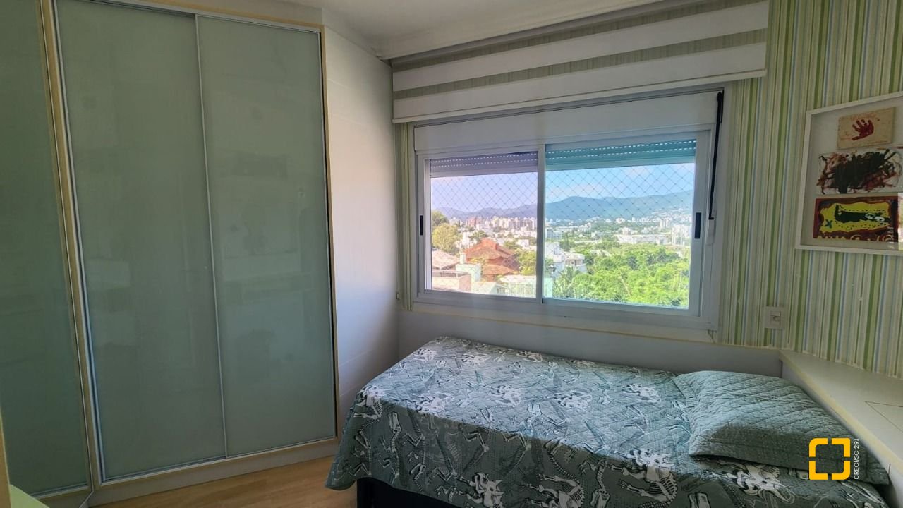 Casa com 409m², 4 quartos (sendo 4 suítes), 4 garagens, no bairro Carvoeira em Florianópolis