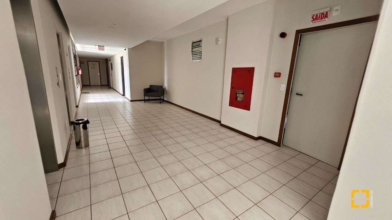 Sala com 32m², no bairro Centro em Florianópolis