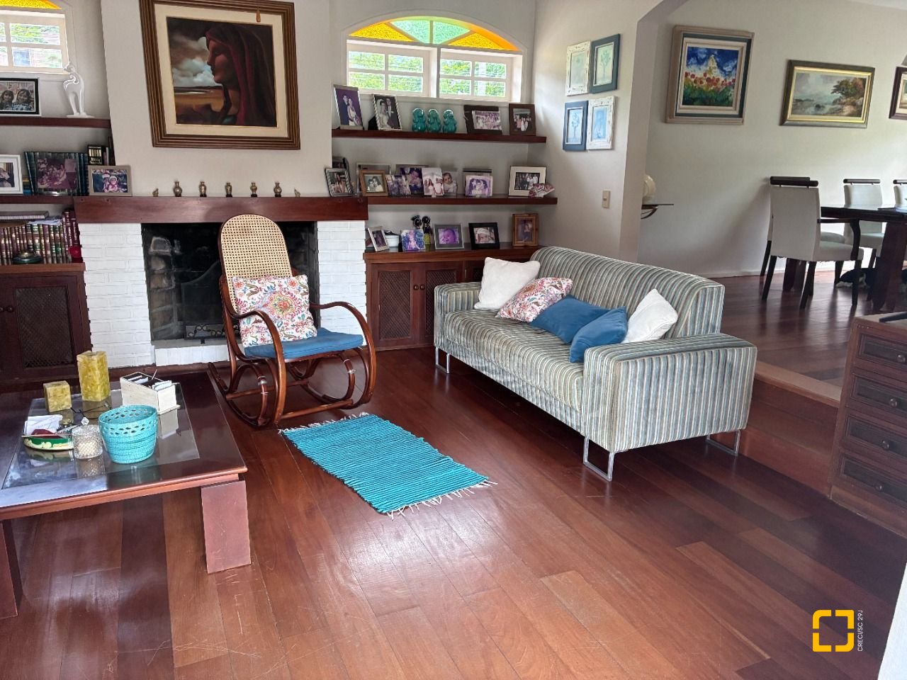 Casa com 240m², 4 quartos (sendo 1 suíte), 2 garagens, no bairro Córrego Grande em Florianópolis
