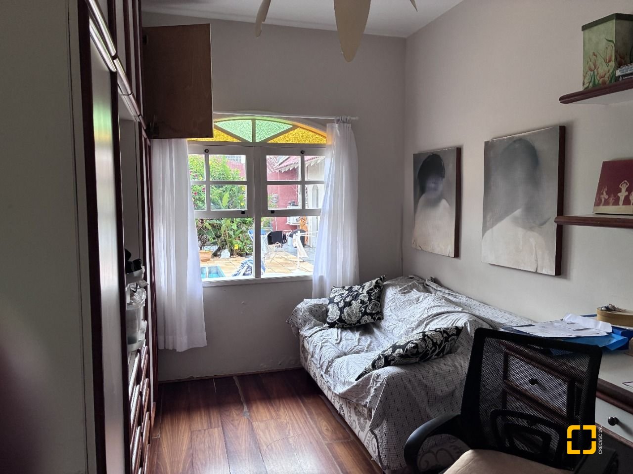 Casa com 240m², 4 quartos (sendo 1 suíte), 2 garagens, no bairro Córrego Grande em Florianópolis