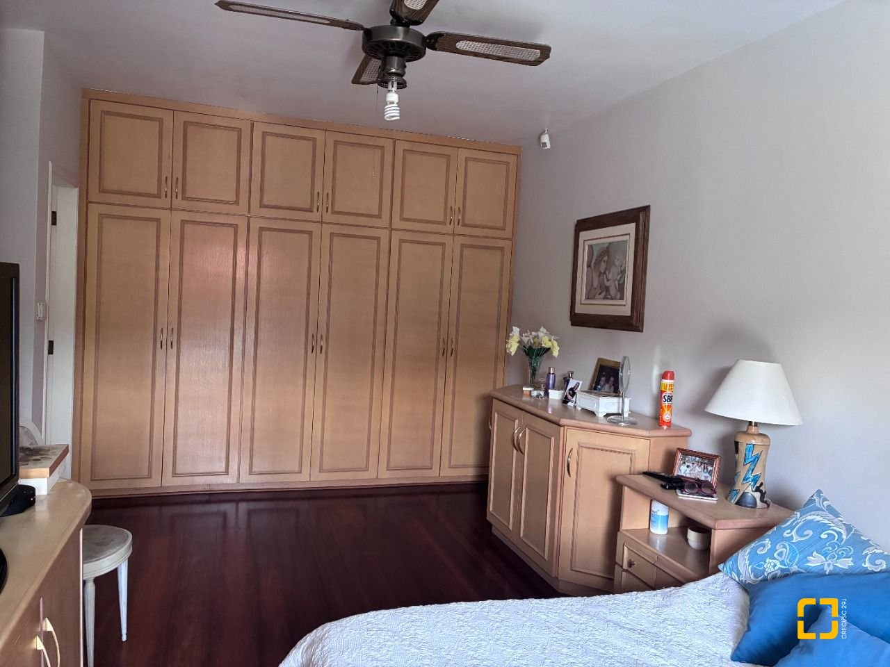 Casa com 240m², 4 quartos (sendo 1 suíte), 2 garagens, no bairro Córrego Grande em Florianópolis