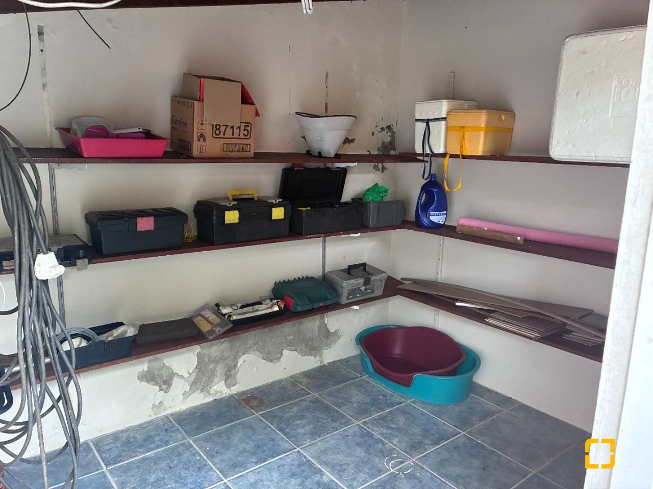 Casa com 240m², 4 quartos (sendo 1 suíte), 2 garagens, no bairro Córrego Grande em Florianópolis