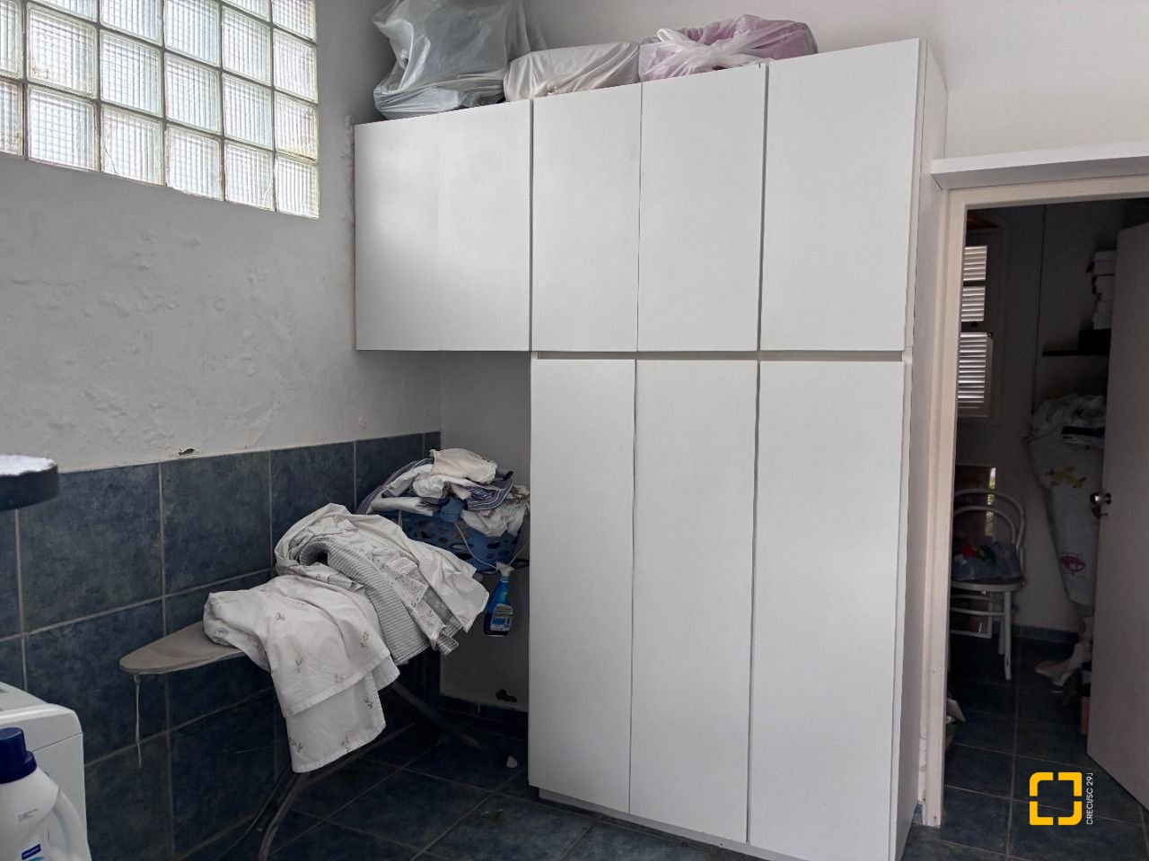 Casa com 240m², 4 quartos (sendo 1 suíte), 2 garagens, no bairro Córrego Grande em Florianópolis